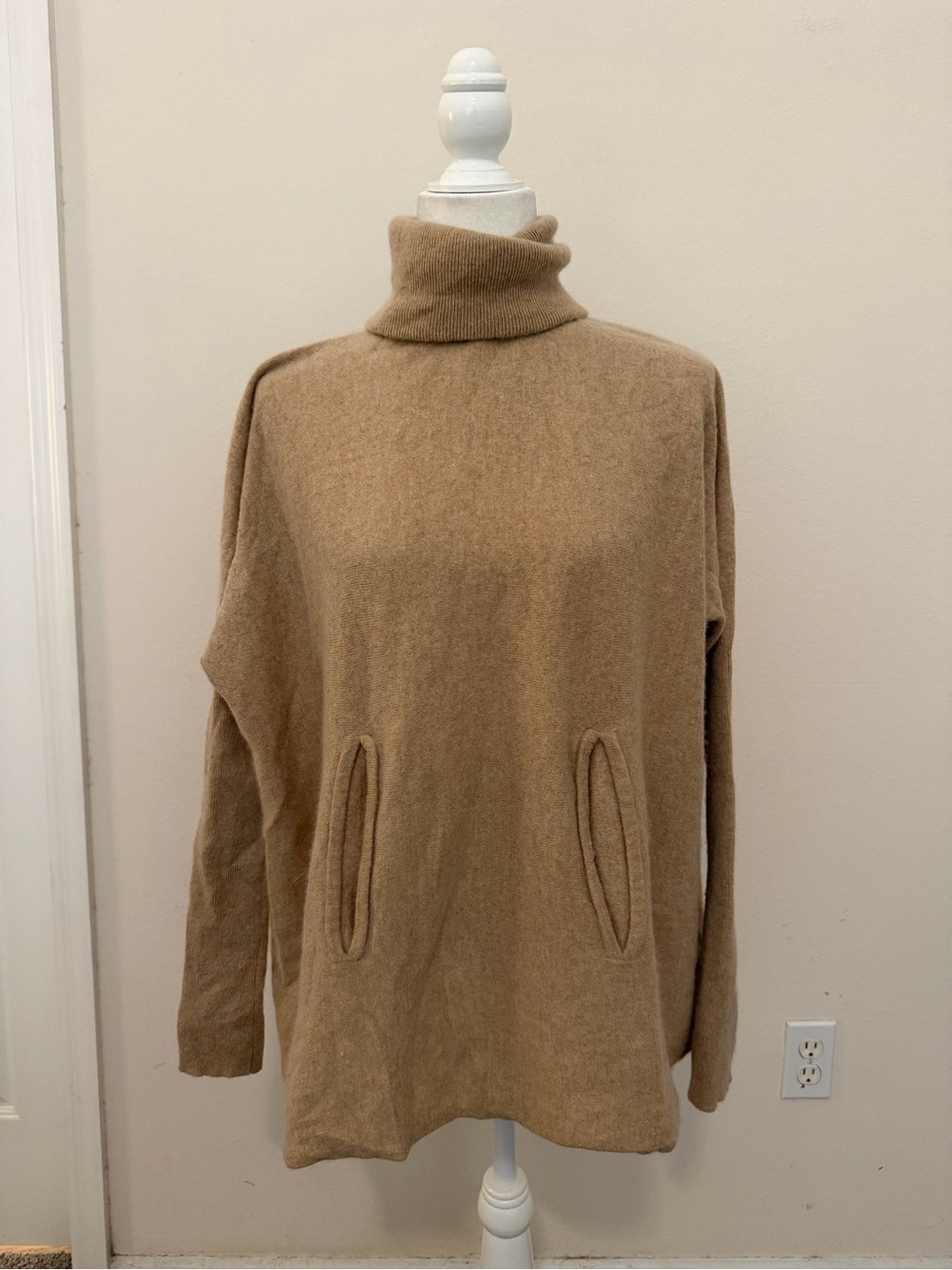 Garnet Hill Oat Heather Oversized Turtleneck Sweater Size S Merino Wool Cashmere